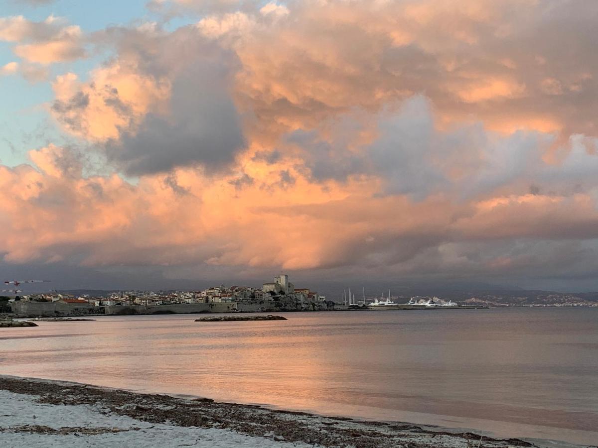 Apartment Cap D Antibes, Salis , 2 Bedrooms , Free Parking *