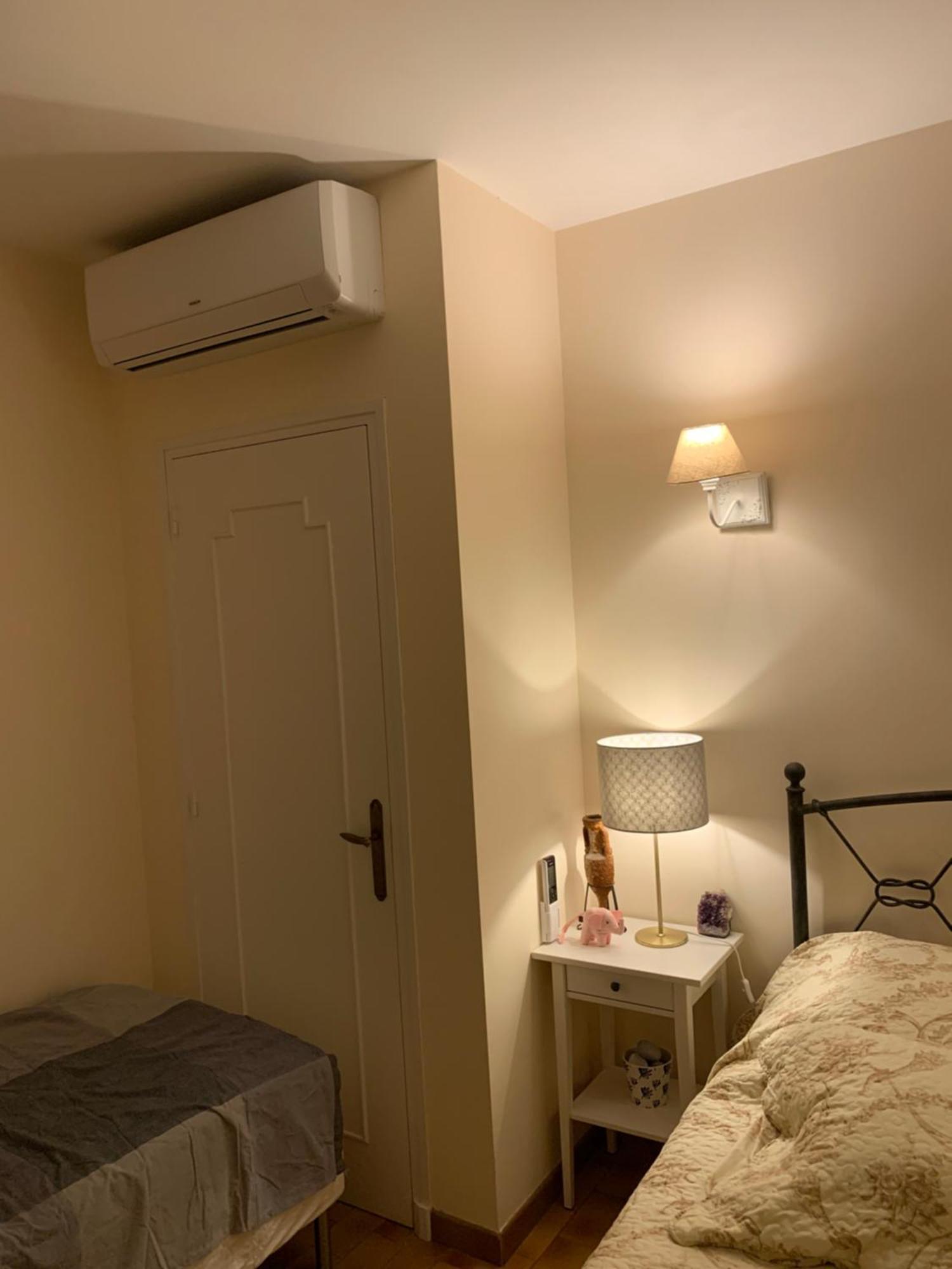 Cap D Antibes, Salis , 2 Bedrooms , Free Parking Apartment Antibes