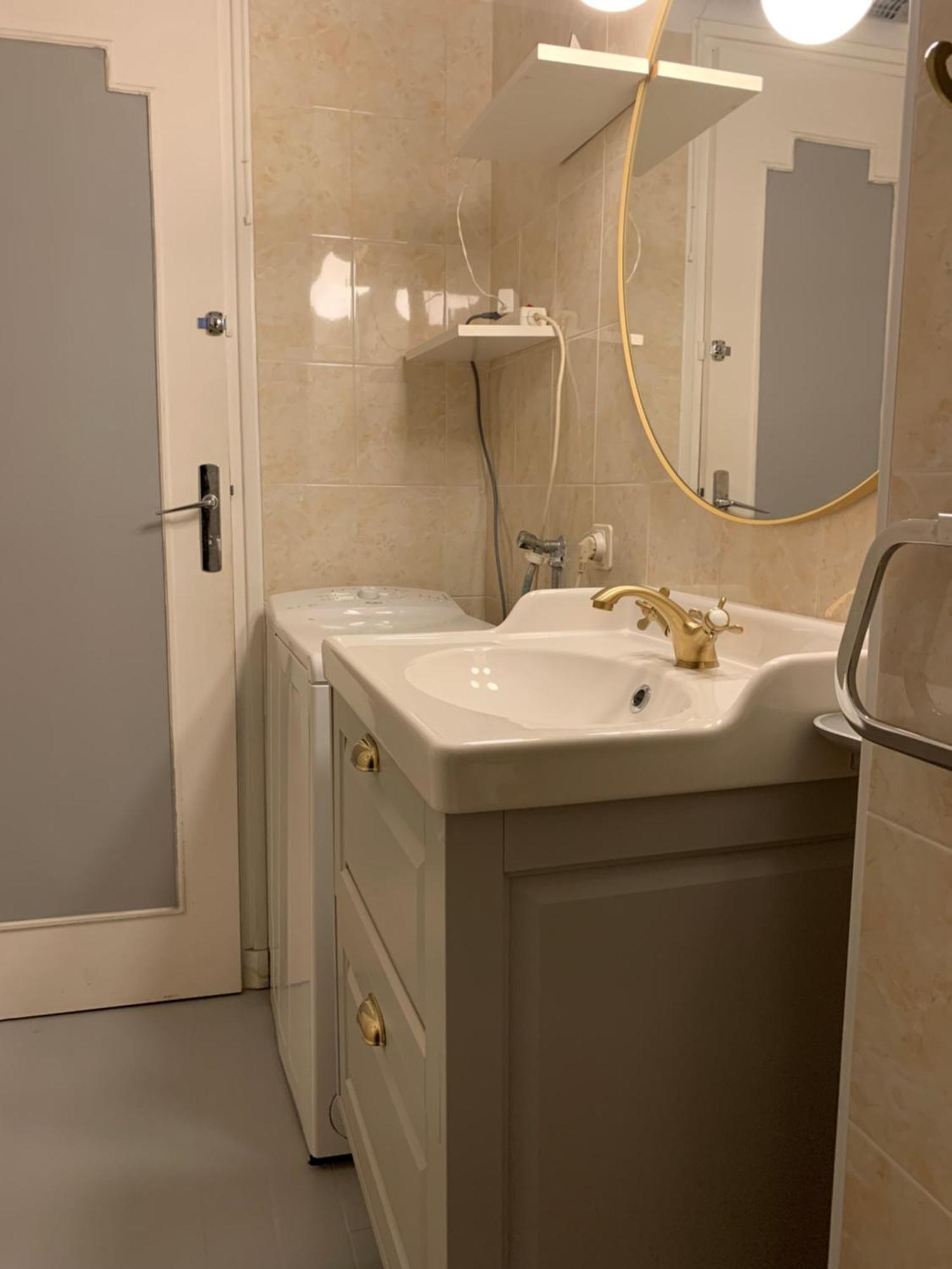 Cap D Antibes, Salis , 2 Bedrooms , Free Parking Apartment